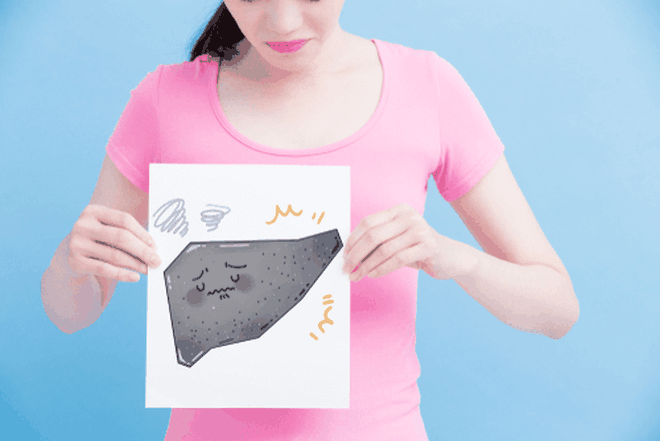 Cảm giác đau âm ỉ, thỉnh thoảng đau dữ dội ở vùng trên bên phải bụng là dấu hiệu cho thấy gan của bạn có thể gặp rắc rối